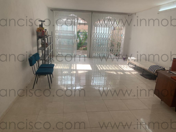 1 BañoBathrooms,Local,En Alquiler,1135