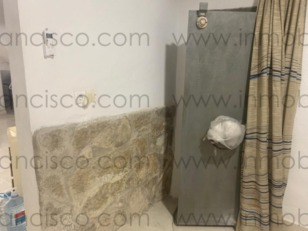 1 BañoBathrooms,Local,En Alquiler,1135