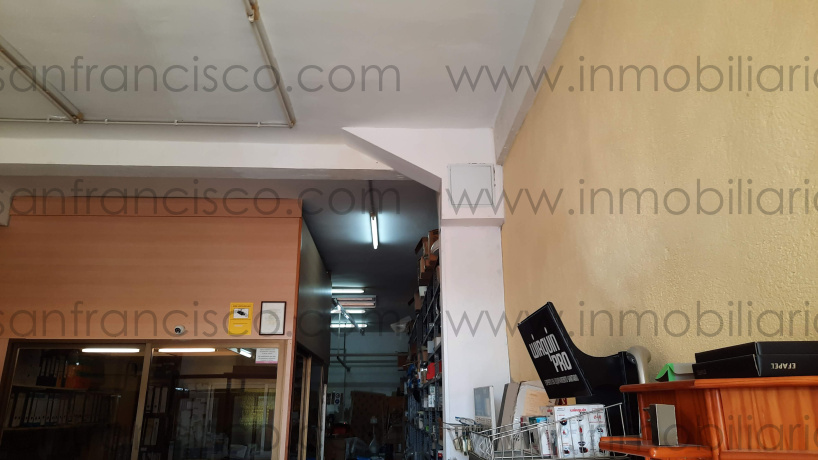 2 BathroomsBathrooms,Local,En Venta,1136